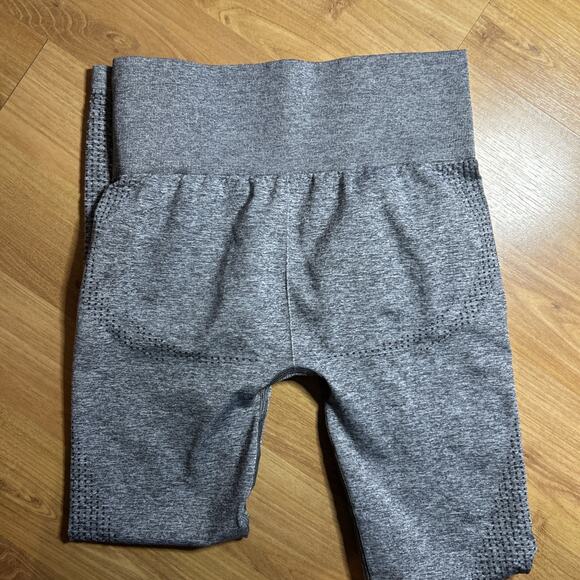Gymshark Women's Gray Leggings Size Small - Picture 4 of 5